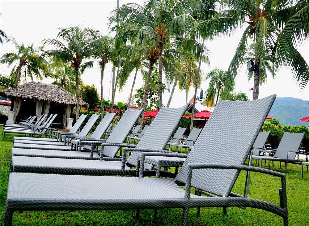 Holiday Inn Resort Penang Бату-Ферринги Экстерьер фото